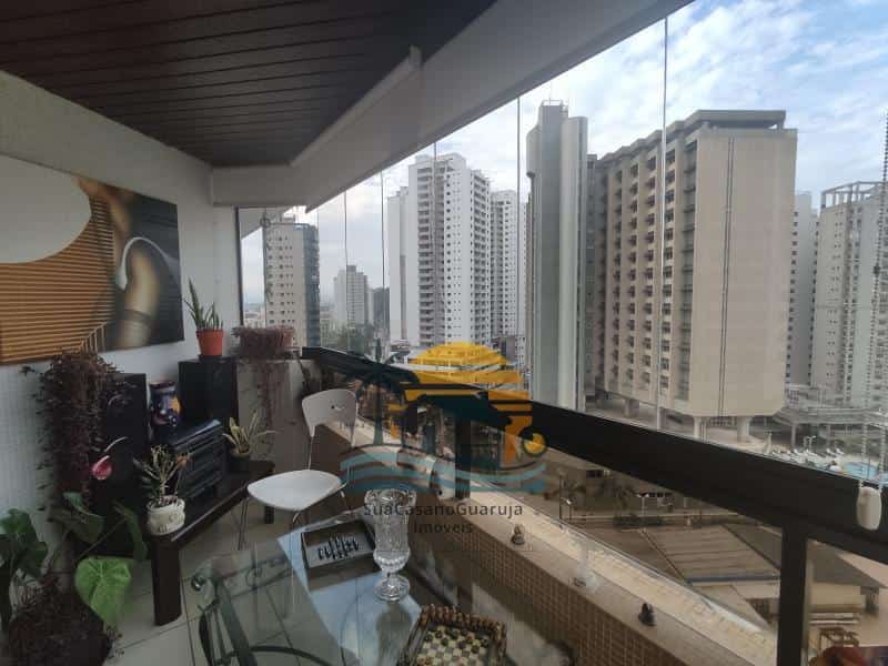 Apartamento à venda no bairro Vila Alzira em Guarujá/SP