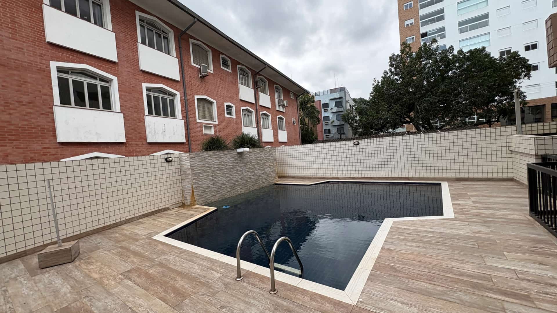 Apartamento Reformado na Enseada, Guarujá — 3 Dormitórios